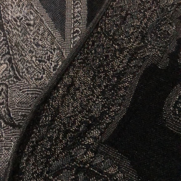 Gorgeous Scarf With Fringe-77x19-Black/White/Gray-EUC - Picture 14 of 15